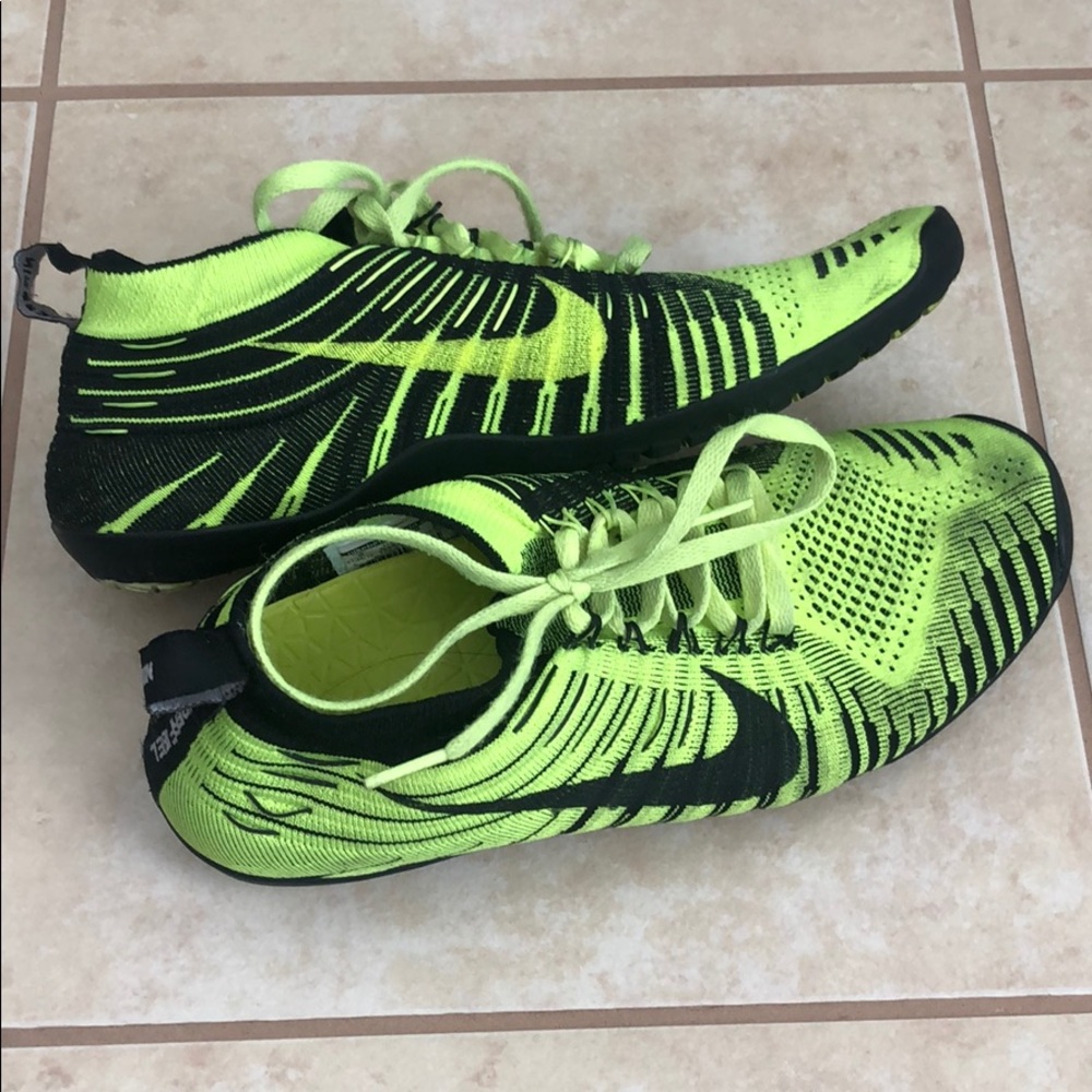 Nike Hyperfeel Shoes (Sz 8)